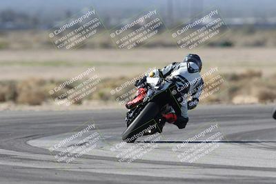 media/Jan-15-2026-Racers Edge (Thu) [[dfebeb70ab]]/3-B Group/Session 4 (Turn 5)/